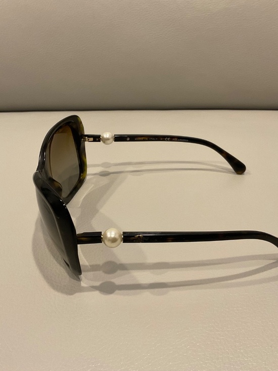 Chanel 5303-H Pearl CC Polarized Sunglasses Tortoise Brown Made in Italy